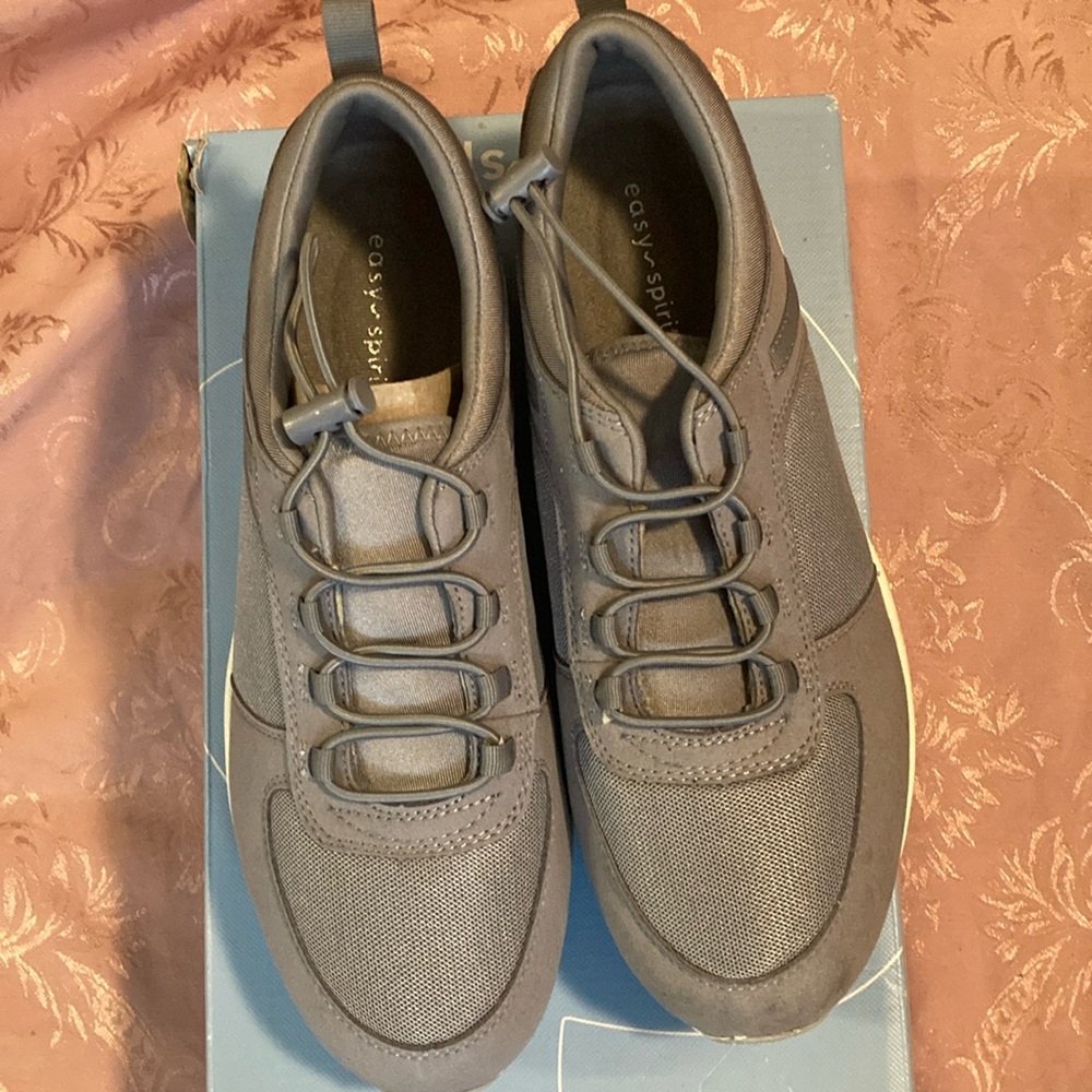 Easy Spirit SZ 9W New SE Skylar Dark Gray Sneakers